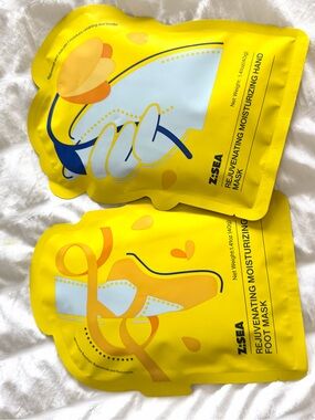 Z-Sea Rejuvenating Moisturizing Foot & Hand Mask bundle